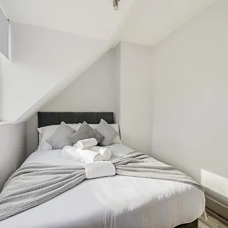 Sweet And Lovely 2Br With Free Parking London Exterior foto