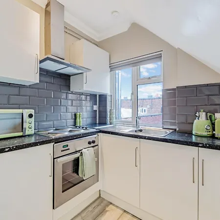 Sweet And Lovely 2Br With Free Parking London Exterior foto