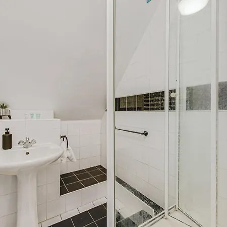 Sweet And Lovely 2Br With Free Parking London Exterior foto