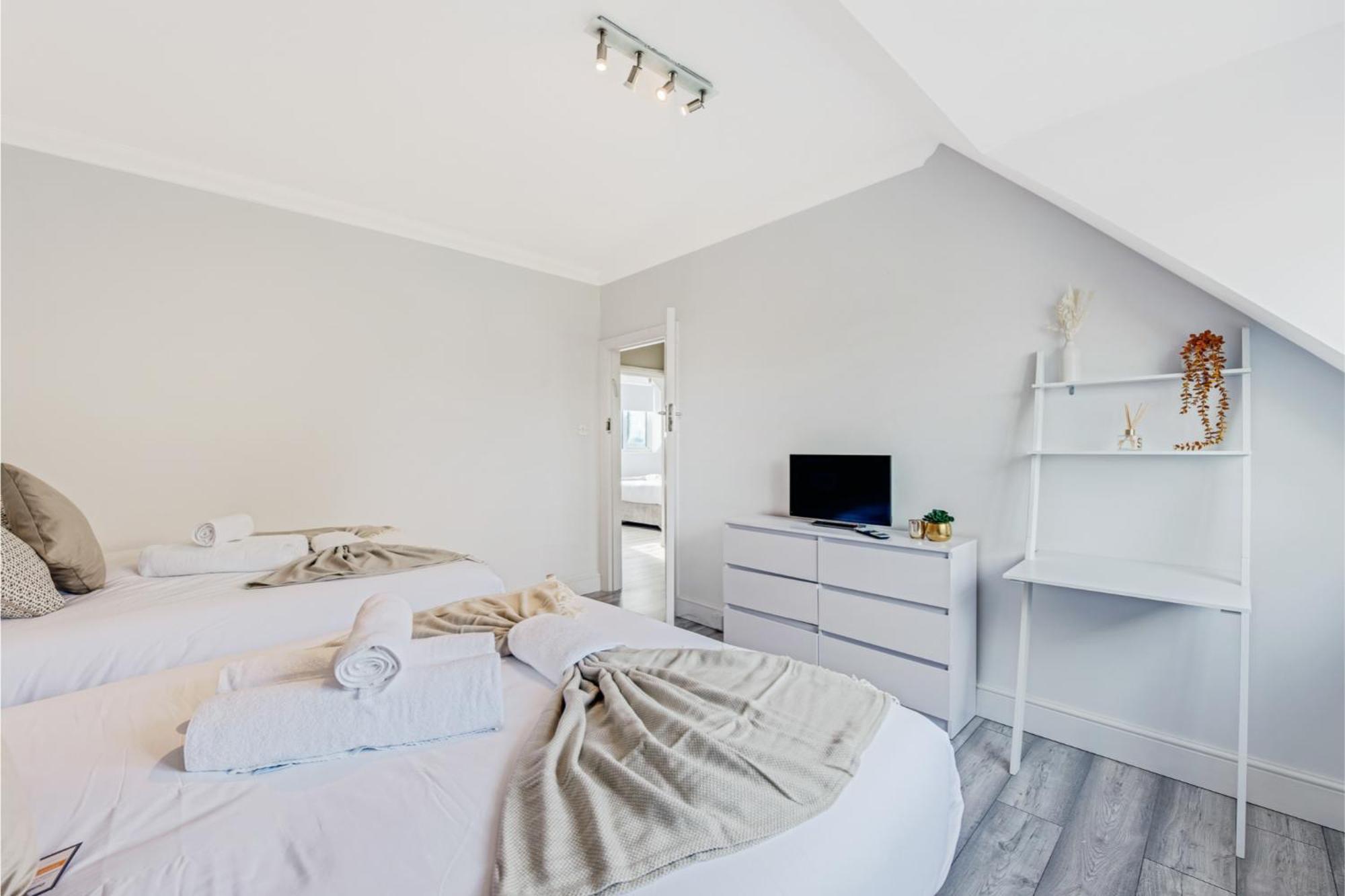 Apartment Sweet And Lovely 2br With Free Parking London